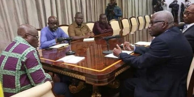 President Akufo-Addo in discussion with selected members of the Alumni of the halls