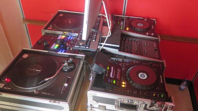 Equipment of DJs