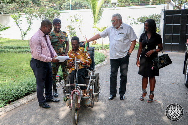 Rawlings surprises 'street father'