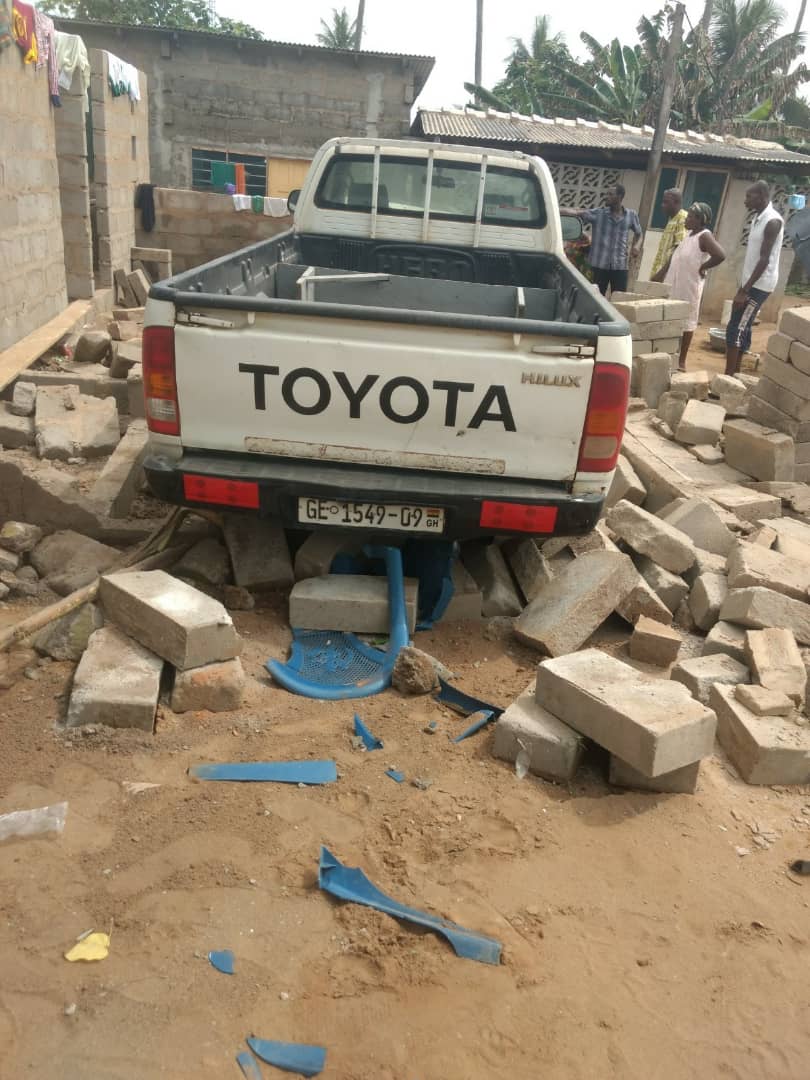 Cape Coast: Vehicle skids off highway and plunges into building