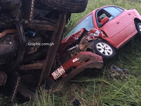 Easter Friday: Truck carrying alcoholic drinks crashes into saloon vehicle at Nkronso