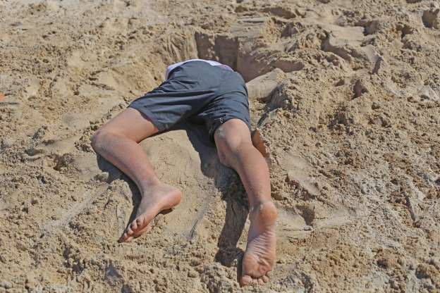 Man traps himself in hole dug to spy on his ex 