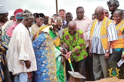 President Akufo-Addo cutting the sod with Yaa Na Mahama Abukari II