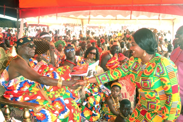 Ogidigram Okrupi Asiedu Botwe II (left) exchanging pleasantries with Mrs Barbara Oteng-Gyasi at the durbar ground