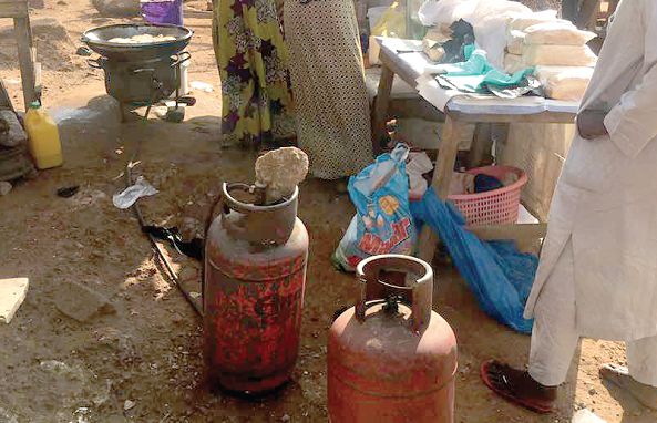 Those who buy from these vendors always surround the cylinder 