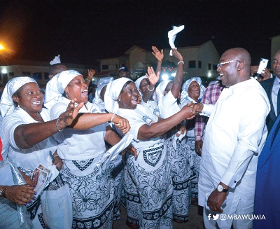 Members of the Kaneshie Presbyterian Church mobbing Vice-President Mahamudu Bawumia when he joined them in the watch night service to usher in 2020