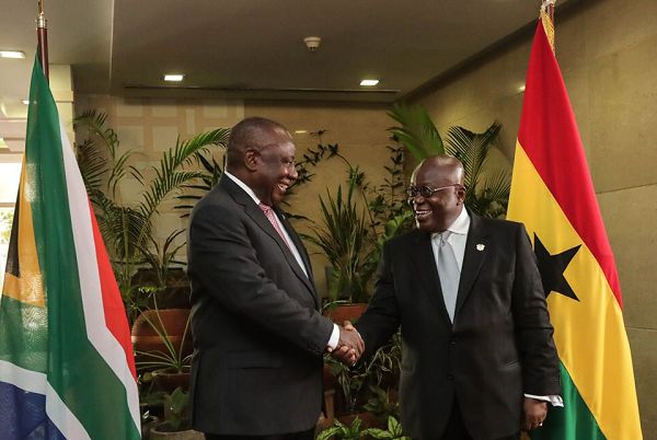  President Nana Addo Dankwa Akufo-Addo welcoming Mr Cyril Ramaphosa (right), South African President to the Jubilee House.