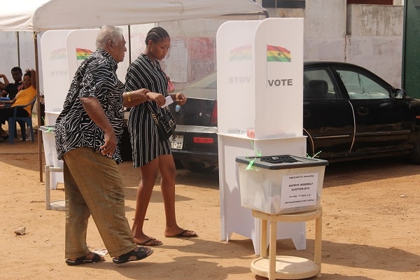 4 Parties call for new mechanisms to address low voter turnout at district-level elections