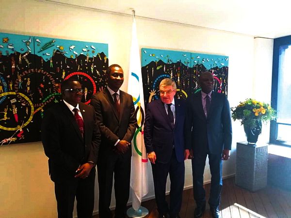 The President of the IOC, Dr Thomas Bach (2nd right) with the GOC officials 
