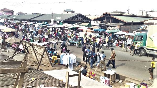 Traders in Ashaiman have extended their trading activities onto the streets inconveniencing other road users