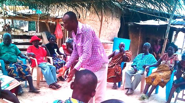 Mr Daniel Agbesi Latsu, District Director addressing the Dodo-Dompa participants