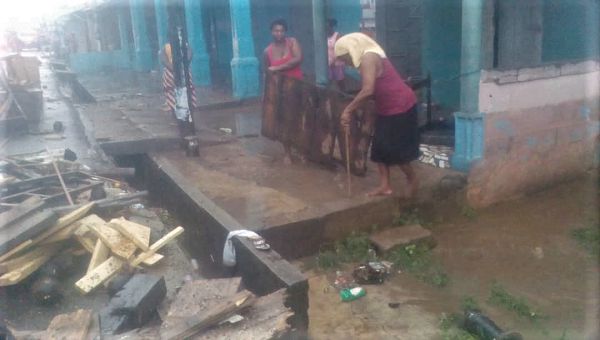 Residents carting their property to safety