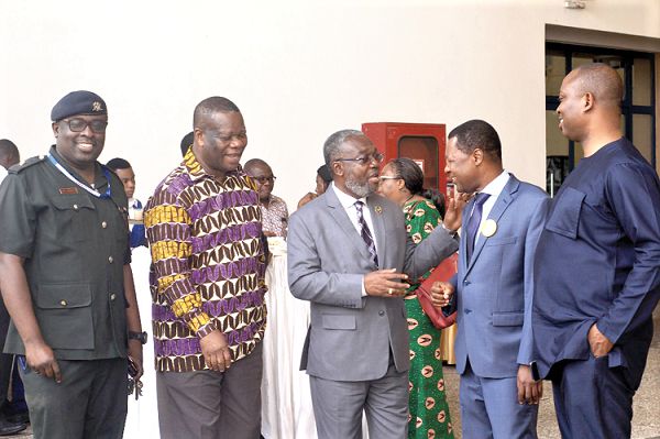 Dr Anthony Nsiah Asare (middle), the Director-General, Ghana Health Service, interacting with Dr Samuel Yaw Annor,  while Dr Eli Atikpui (2nd left), Registrar, Dental & Medical Council; Major Richard Boateng (left), NHIS Liaison Officer, Armed Forces Medical Services, and Mr Peter Yeboah, (right), Executive Director, Christian Health Association of Ghana, look on. Picture: NII MARTEY M. BOTCHWAY
