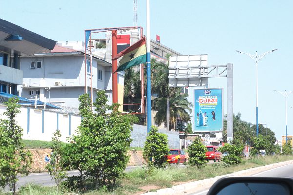 As at November 5, 2018 the flag along the Ring Road were worn out. 