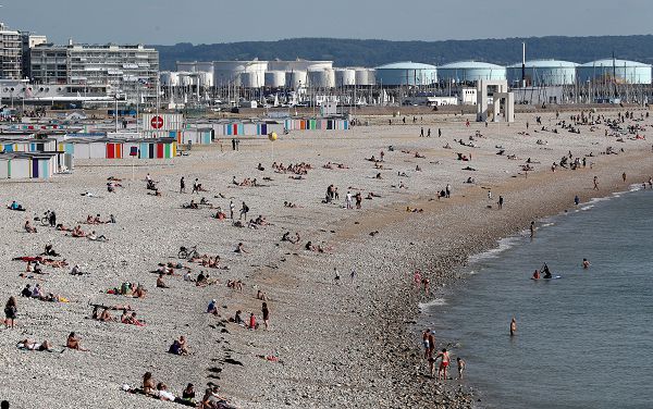 June heatwave in europe causes panic everywhere?