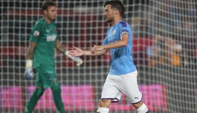 Manchester City's veteran midfielder David Silva scored his side's first goal
