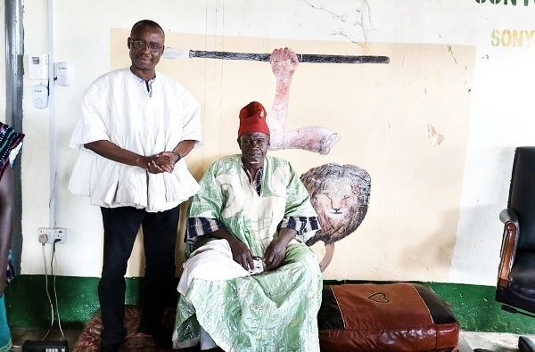  Sonyorwura Adamu Bakari Kanyiti (seated) with Mr Braimah