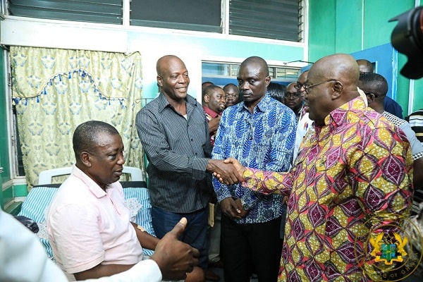 President Akufo-Addo visits Nana Kwasi Agyemang, the Omanhen of Lower Dixcove, at the Effia Nkwanta Hospital