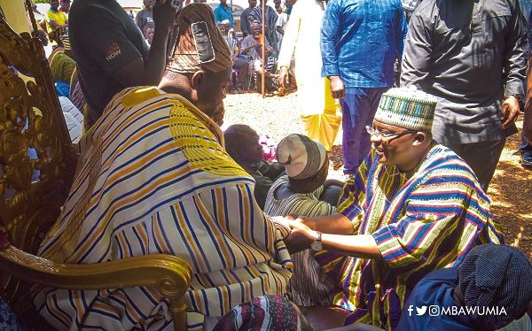 Ubor Bowan John Mateer Sakojim IV, the Paramount Chief of the Saboba Traditional Area, welcoming the Vice-President, Dr Mahamudu Bawumia, to the durbar