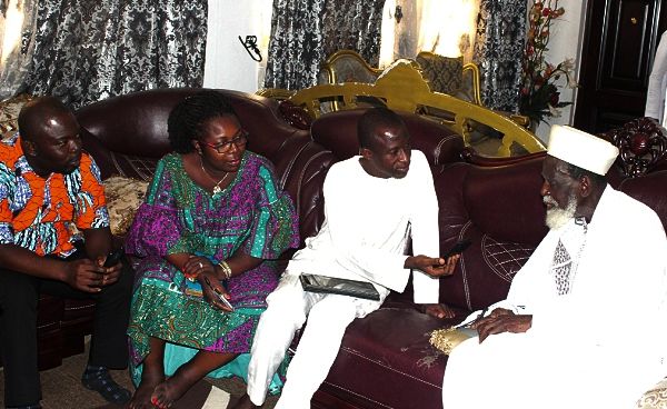 Sheikh Osmanu Nuhu Sharubutu talks to the Graphic team — from left, Mr Hussien Zekeri, Ms Kate Baaba Hudson and Musah Yahaya Jafaru on the Ramadan. Picture: Gabriel Ahiabor