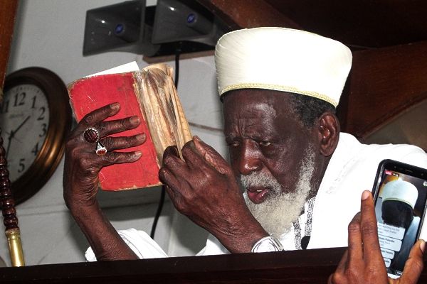  The National Chief Imam, Sheikh Osmanu Nuhu Sharubutu