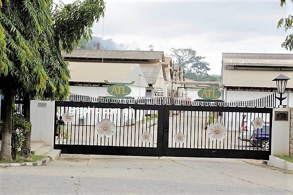 Local textile factories face collapse