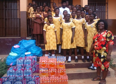 Nasara boss fetes BECE candidates of Kanda Cluster of Schools