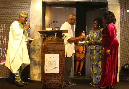 Director of News at GCGL, Mrs Mavis Kitcher (extreme right) and Hadiza Nuhhu Billa Quansah from The Mirror receiving the award on behalf of The Mirror