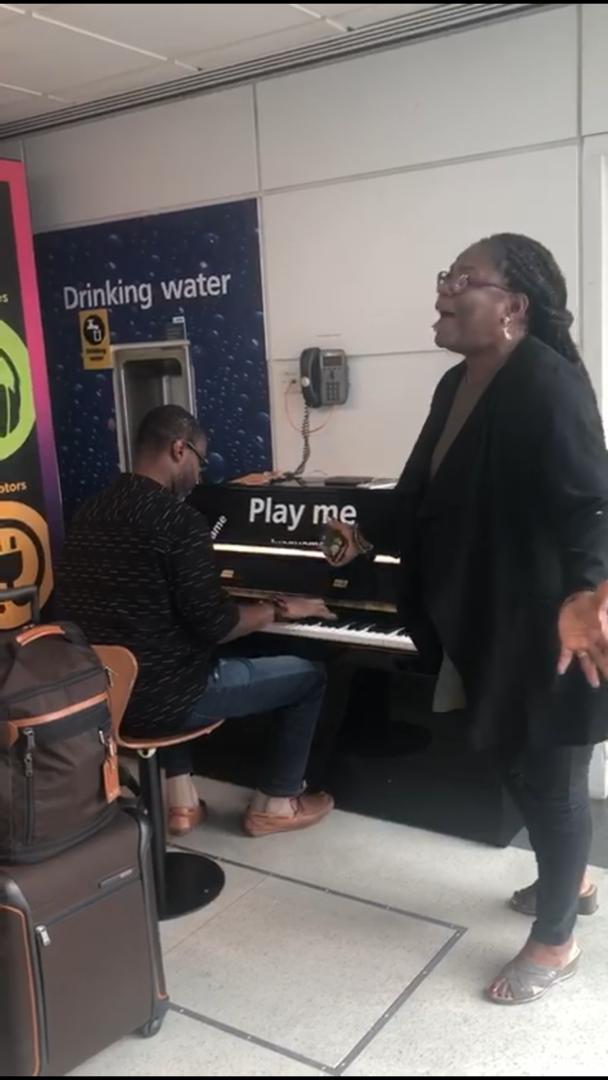 Video: Ace Ankomah, Helen Yawson entertain stranded BA passengers at Heathrow Airport