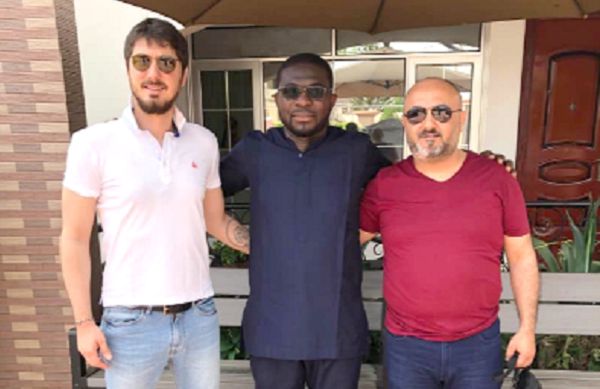 Nana Amponsah flanked by Ertemcoz Serdar (left) and Demirkaya Tunahan 