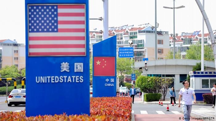 US imposes increased tariffs on Chinese goods, despite talks