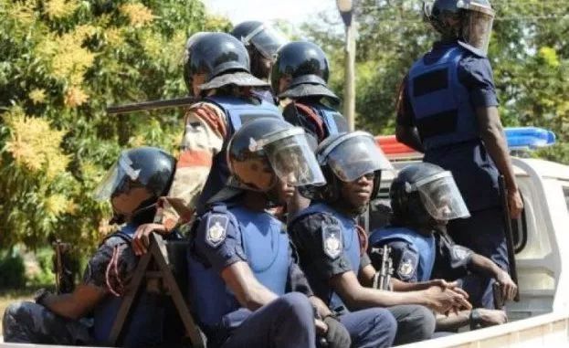 Cops arrest six for robbery in Kumasi