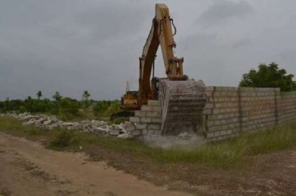  Lands Commission pulls down buildings on ‘stolen land’