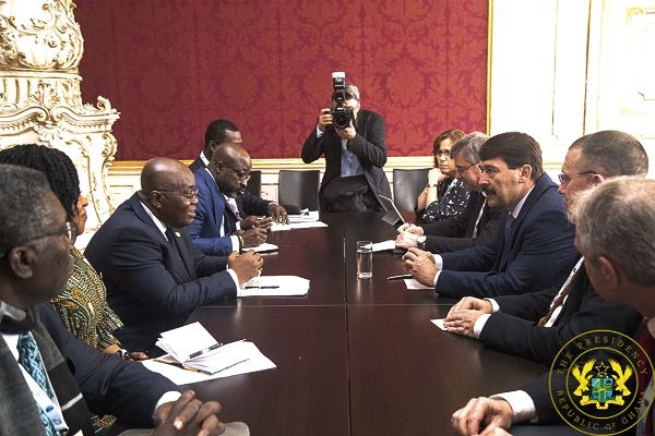 President Nana Addo Dankwa Akufo-Addo and some Ghanaian officials in a meeting with the Hungarian team led by President, J­­­ános Áder (3rd right)