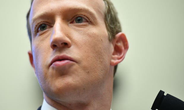 According to her, Mark Zuckerberg “should pay a price” for what he is doing to democracy.