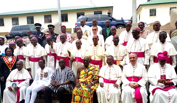 Most Rev. Philip Naameh, President of the Ghana Catholic Bishops Conference (3rd right), Mr Kwamena Duncan (2nd left), Central Regional Minister, and Osabarimba Kwesi Atta II (middle), the Omanhen of the Oguaa Traditional Area, with members of the conference