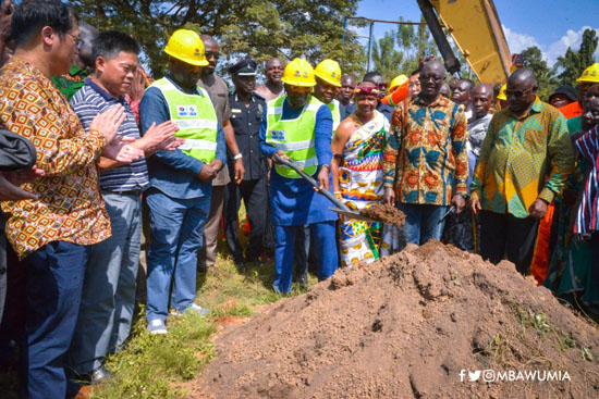 Bawumia cuts sod for Eastern corridor Hohoe-Jasikan to Dodo Pepesu roads