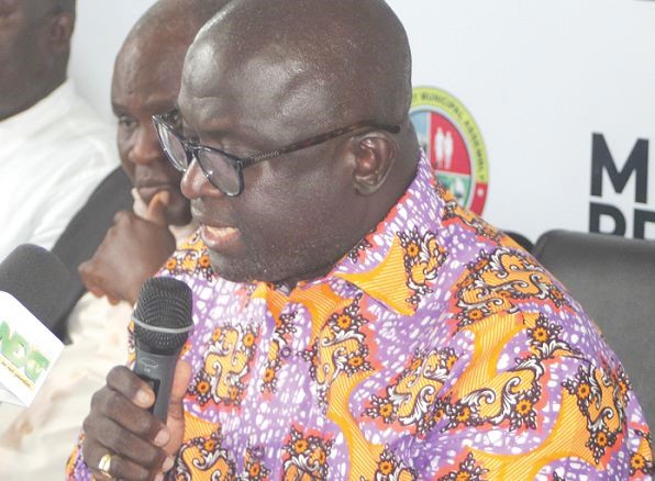  Nii Adjei Tewiah (inset), Municipal Chief Executive of Korley Klottey Municipal Assembly, addressing journalists at the meet the press session in Accra. Picture: GABRIEL AHIABOR