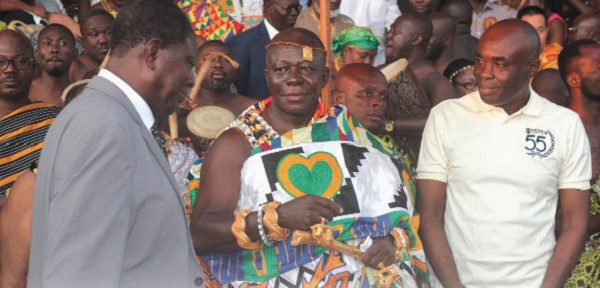  Otumfuo Osei Tutu II (middle) being welcomed to the lectures by Prof. Abednego Okoe Feehi Amartey (right) and  Dr Kofi Ohene-Konadu, the Chairman of the UPSA Governing Council. 