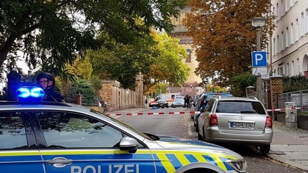 Gun attack: Two killed in Halle