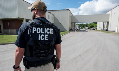 UK family arrested in US for 'inadvertently crossing border'