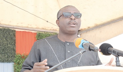 Mr Alexander K Abban addressing the graduation.