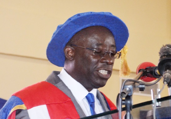 Professor Obeng Mireku addressing the graduands