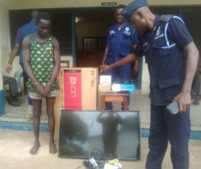 Man arrested for robbing UCC lecturer
