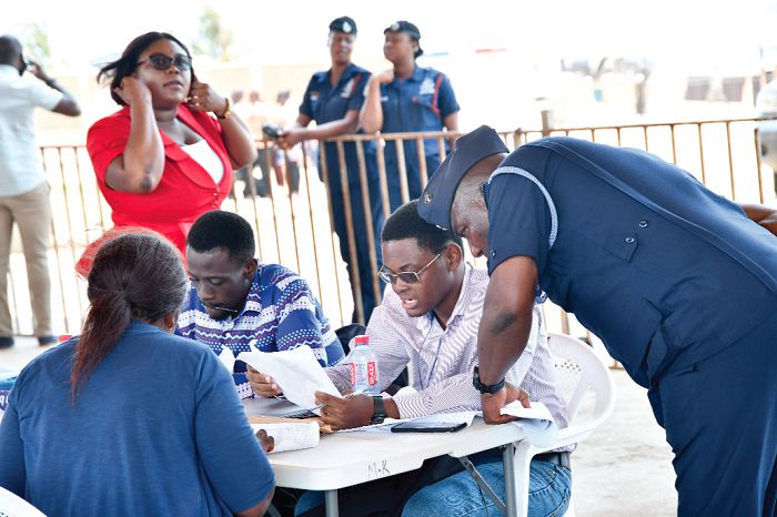  Police officer assisting in the exercise.  Picture: EBOW HANSON
