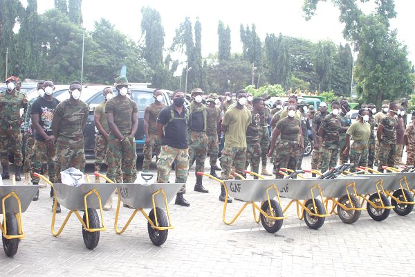 Soldiers getting ready for the clean-up exercise. Picture: GABRIEL AHIABOR