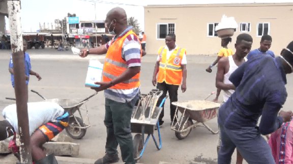 Kasoa: 50 persons punished to desilt drains for flouting lockdown directive