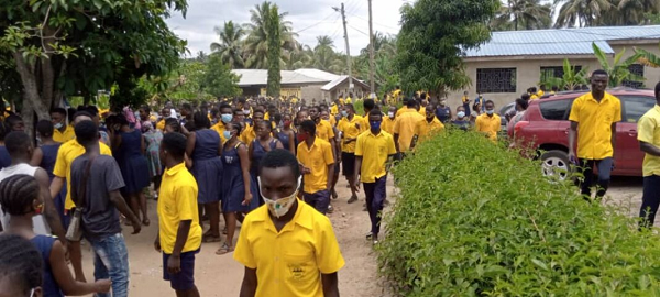 WASSCE: Candidates clash with invigilators at Akyem Kukurantumi