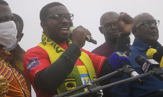 Nana Yaw Amponsah addressing the board of the club during his unveiling