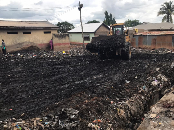 Sanitation ministry, Zoomlion clears heap of refuse at Lamashegu - After viral video plea to Akufo-Addo